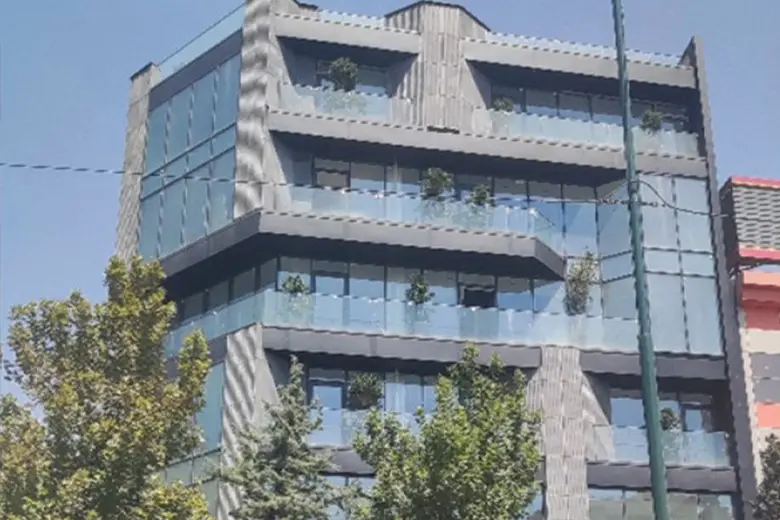 ساختمان اداری  میدان کاج – آقای انصاری